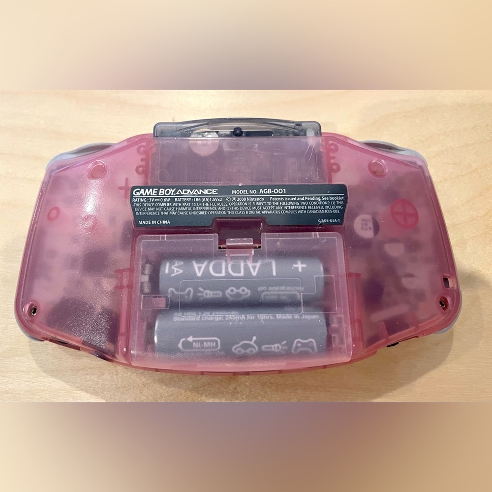 Fuscia Pink Gameboy Advance - Picture 2 of 2